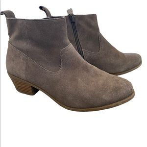 Vionic “Vera” ankle bootie